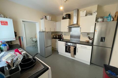 1 bedroom in a house share to rent, 96 Totteridge Road, Hp13