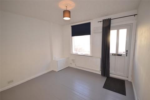 2 bedroom terraced house to rent, New Park Street, Colchester, CO1