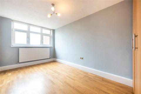 2 bedroom flat to rent, Woking Close, East Sheen