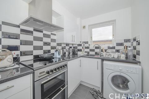 80 Albatross Close, London, E6 5NX