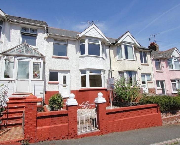 Clifton Road, Paignton, Devon, TQ3 3 bed semidetached house £875 pcm