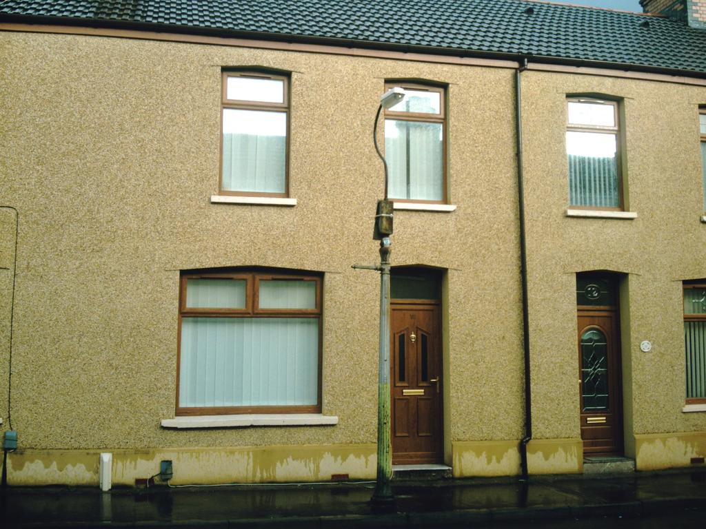 Henshaw Street, Port Talbot SA12 3 bed terraced house £495 pcm (£114 pw)