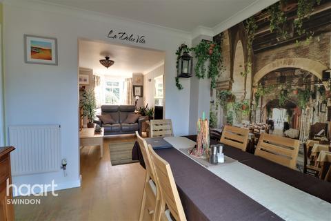 2 Fovant Close, Peatmoor, Swindon, SN5 5DW