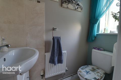 2 Fovant Close, Peatmoor, Swindon, SN5 5DW
