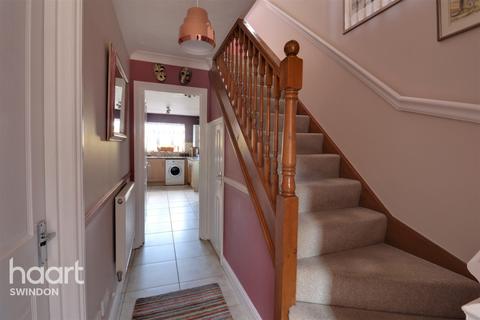 2 Fovant Close, Peatmoor, Swindon, SN5 5DW
