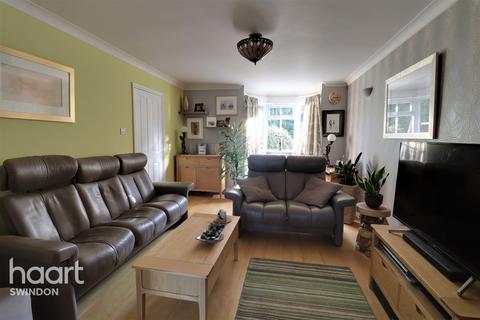 2 Fovant Close, Peatmoor, Swindon, SN5 5DW