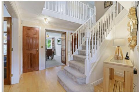 undefined, 5 Bed – Detached House – The Avenue, Oadby, Leicester, LE2. £2295 PCM