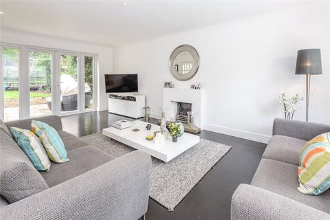 14 Bosman Drive, Windlesham, GU20 6JW