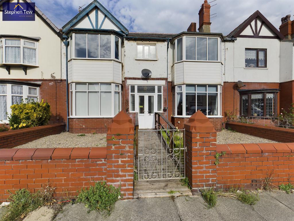 Rosebery Avenue, Blackpool, FY4 1LA 4 bed terraced house £175,000