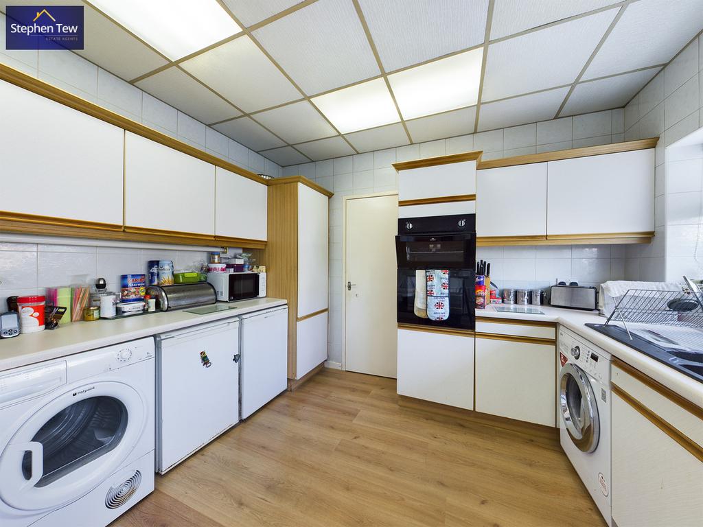 Rosebery Avenue, Blackpool, FY4 1LA 4 bed terraced house £175,000