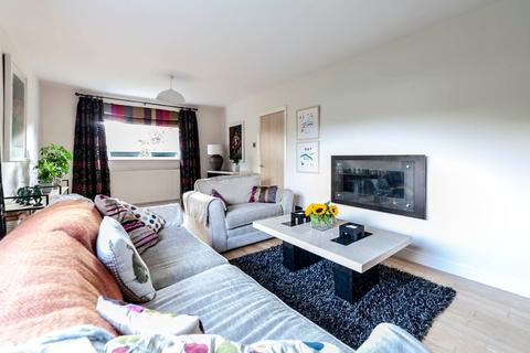 101 Delph Lane, Delph, Oldham, OL3 5UP