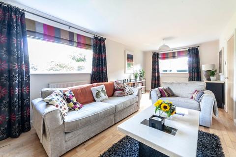 101 Delph Lane, Delph, Oldham, OL3 5UP