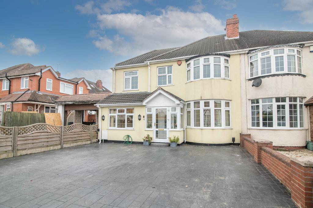 Ward Road,Wolverhampton,WV4 5EZ 4 bed semidetached house £320,000