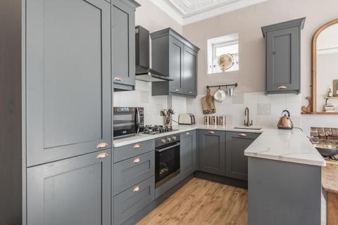 18a Avenue Crescent, London, W3 8EP