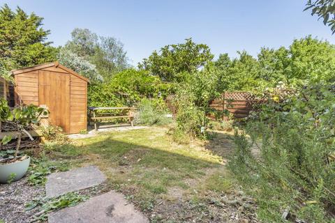 18a Avenue Crescent, London, W3 8EP