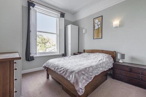 18a Avenue Crescent, London, W3 8EP
