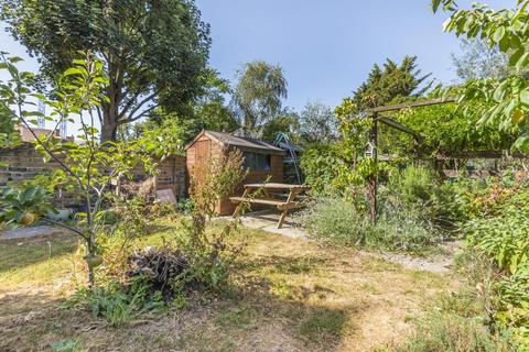 18a Avenue Crescent, London, W3 8EP