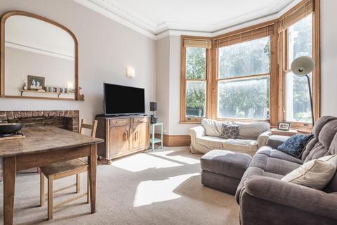 18a Avenue Crescent, London, W3 8EP