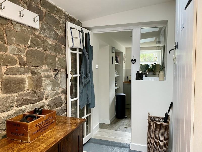 Entrance Hall / Utility Room