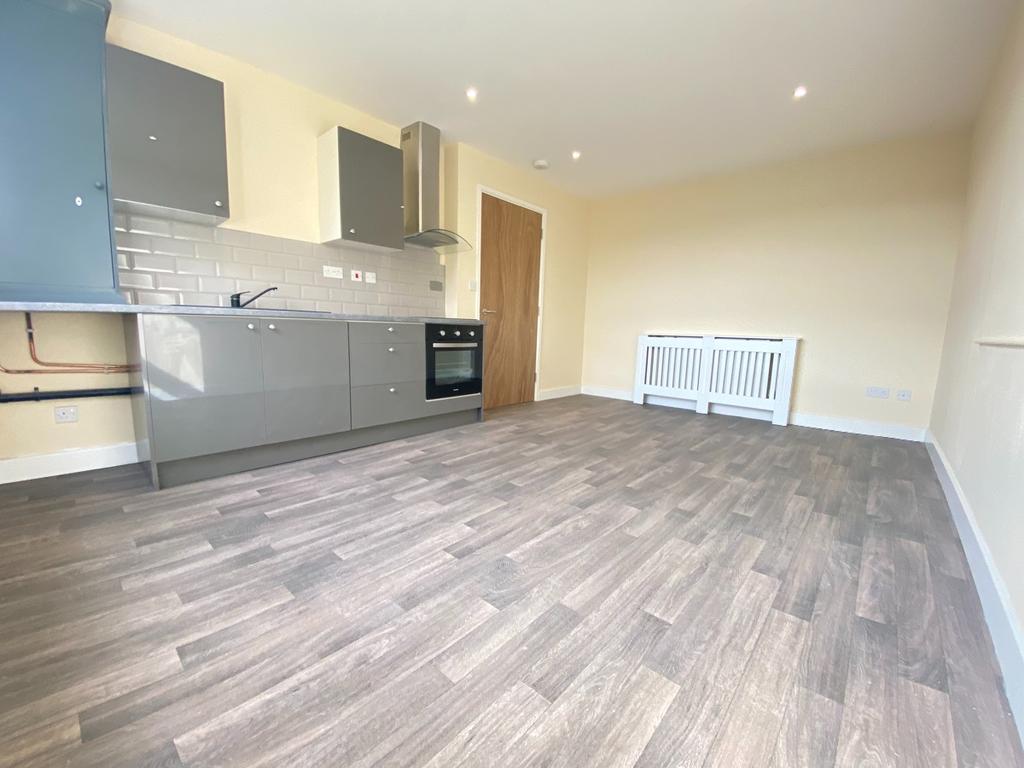 Oakfield House, Preston New Road... 1 bed apartment £600 pcm (£138 pw)