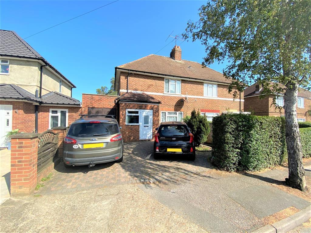 Birchway, Hayes, Middlesex, UB3 3PD 3 bed semidetached house £485,000