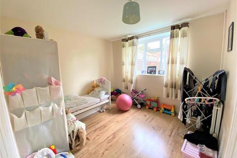39 Skipton Drive, Hayes, UB3 1PN