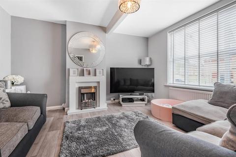 39 Templeman Road, London, W7 1AS