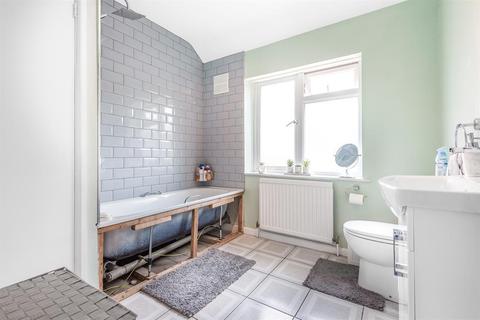 39 Templeman Road, London, W7 1AS