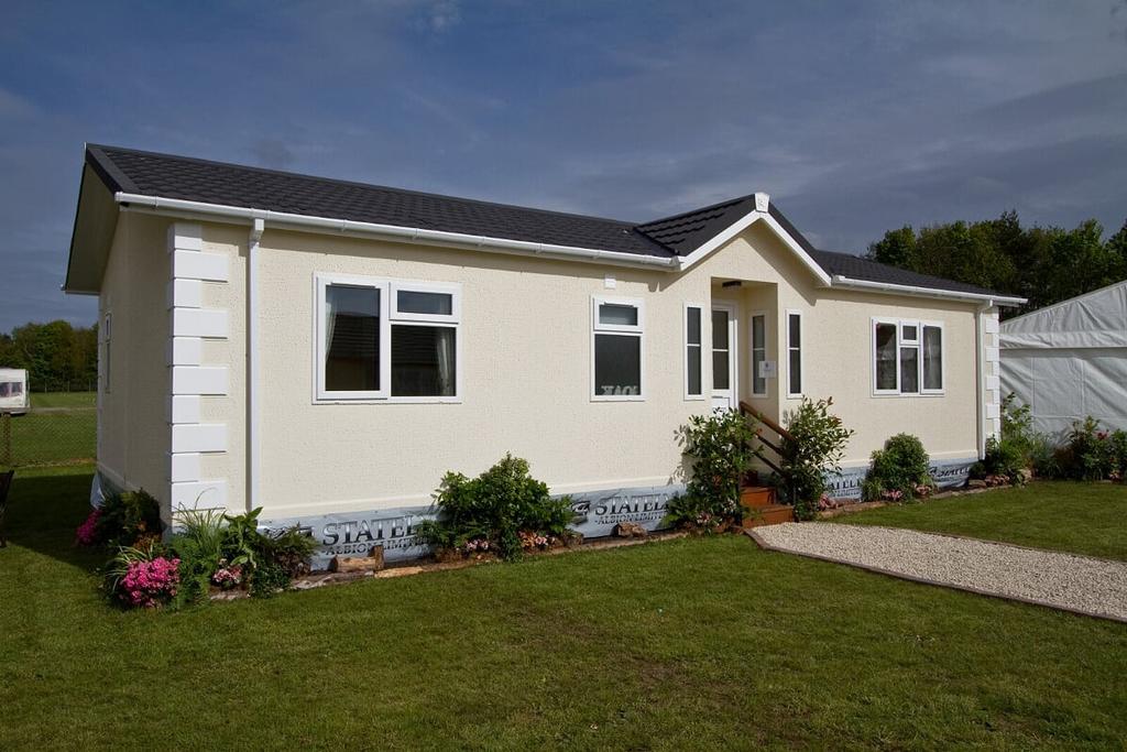 Tuxford, Nottinghamshire, NG23 2 bed park home for sale £162,995