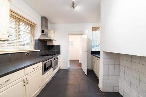 3 bedroom semi-detached house to rent, Asmuns Hill,  Temple Fortune,  NW11