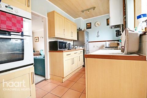 105 Mayfield Road, Dagenham, RM8 1XJ