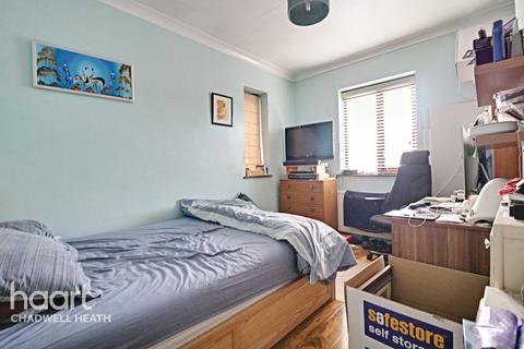 105 Mayfield Road, Dagenham, RM8 1XJ