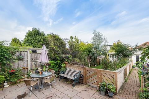 58 Dallinger Road, London, SE12 0TH