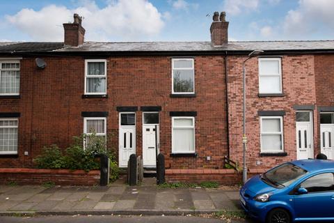 2 bedroom terraced house to rent, Merton Road, Prestwich