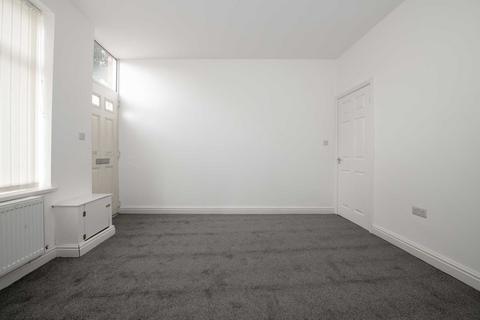 2 bedroom terraced house to rent, Merton Road, Prestwich