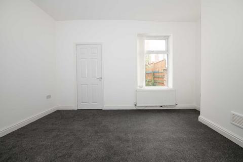 2 bedroom terraced house to rent, Merton Road, Prestwich