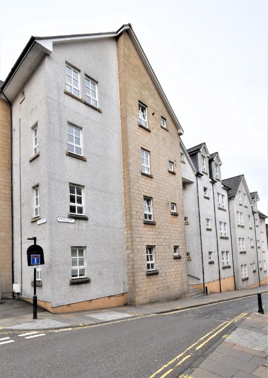 Baker Street, Stirling, Stirling, FK8... 1 bed flat £795 pcm (£183 pw)