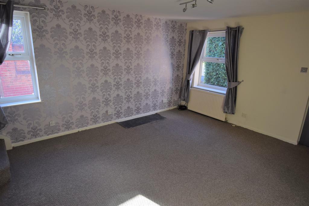 The Lawns, Bridlington 2 bed townhouse £650 pcm (£150 pw)