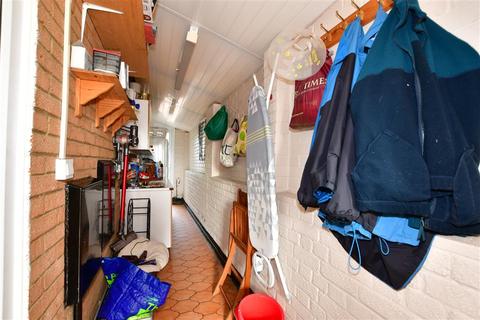 29 Evans Road, Willesborough, Ashford, TN24 0UA