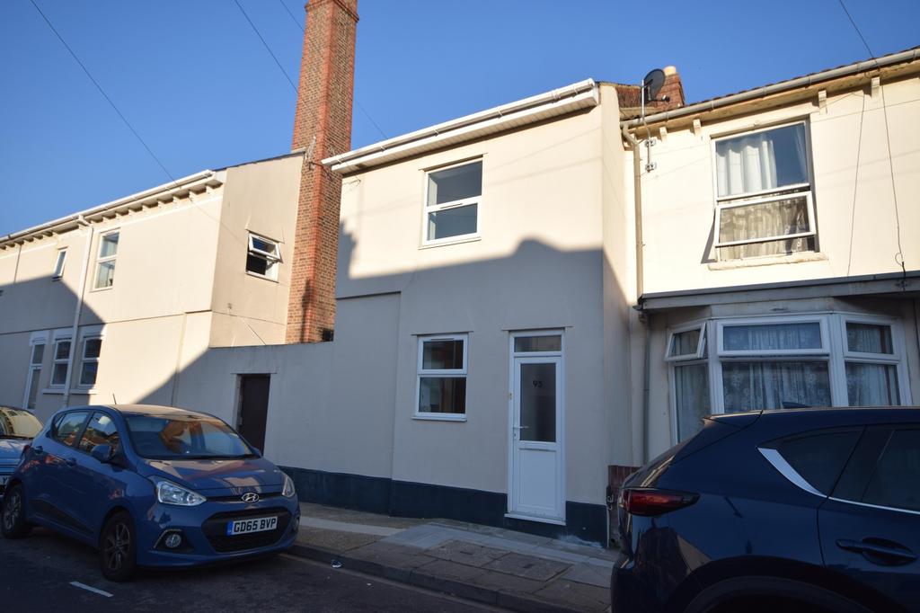Haslemere Road, Southsea, PO4 2 bed end of terrace house to rent £