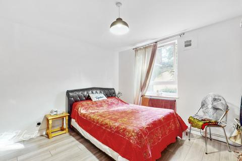 3 bedroom maisonette for sale - Lipton Road, London