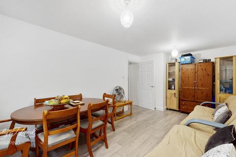 3 bedroom maisonette for sale - Lipton Road, London