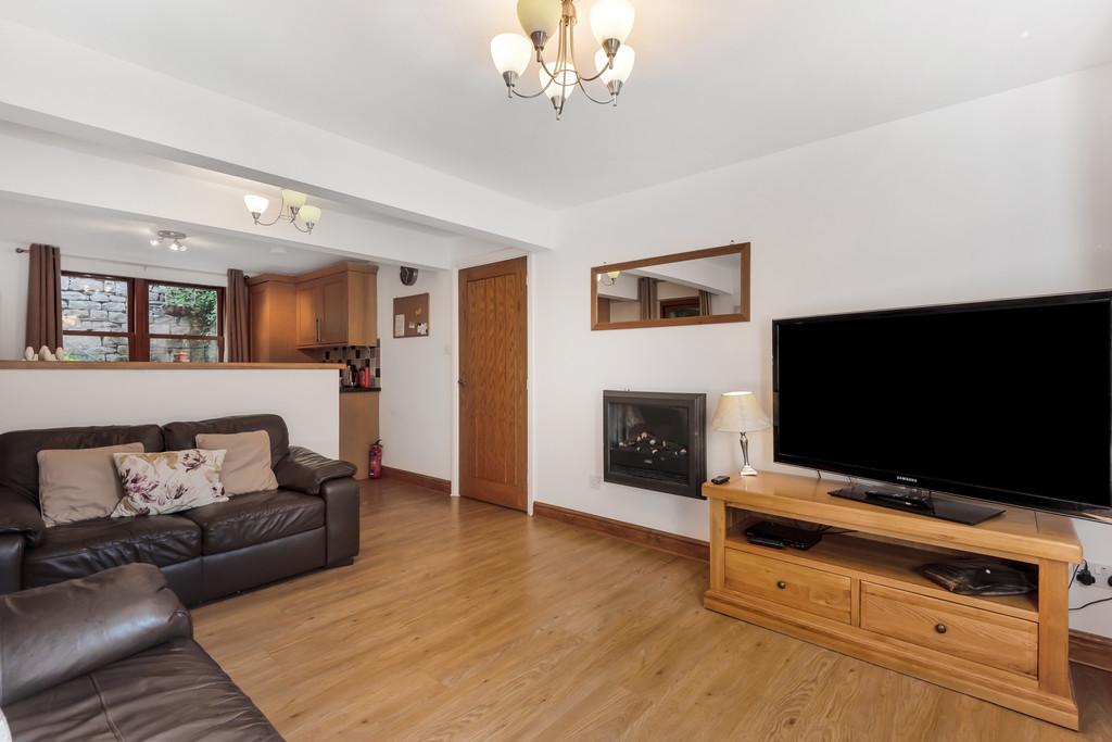 Open Plan Lounge and Kitchen