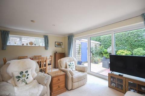 4 Kenilworth Close, St Margarets Bay, Dover, CT15 6BY