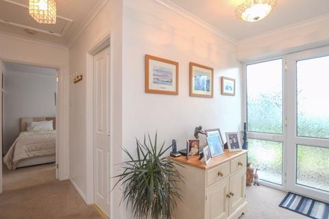 4 Kenilworth Close, St Margarets Bay, Dover, CT15 6BY