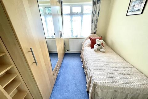 33 Cornhill Avenue, Hockley, SS5 5BY