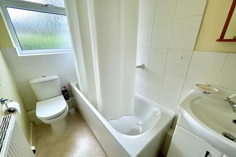 33 Cornhill Avenue, Hockley, SS5 5BY