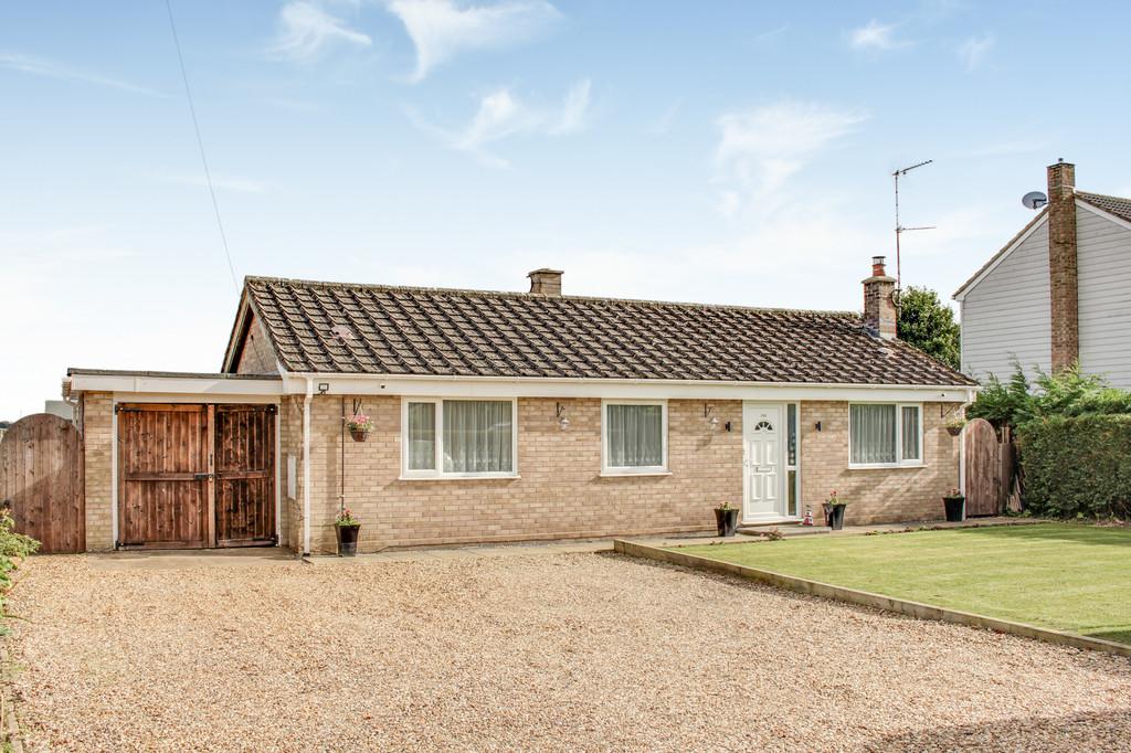 Broadgate, Sutton St. Edmund 3 bed detached bungalow £315,000