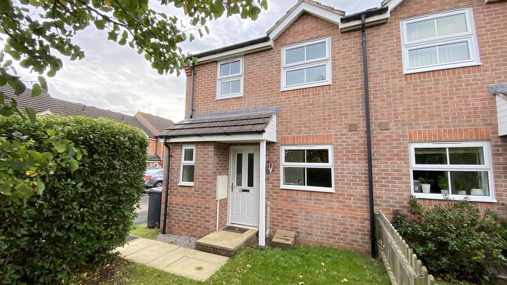 Lamplighters Walk, Trowbridge 3 bed semidetached house £995 pcm (£230 pw)