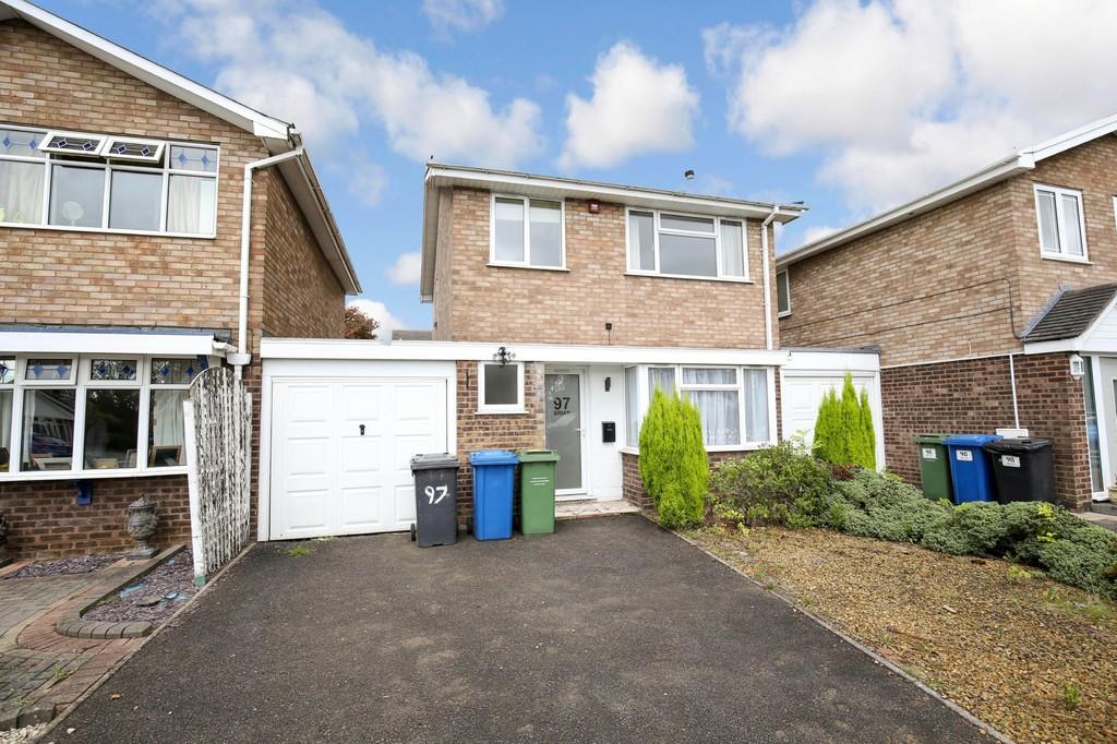 Briar, Amington, Tamworth 3 bed detached house £175,000